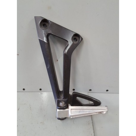 support repose pied arrière gauche Yamaha FZ6 2007