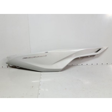 P1074379-flanc arrière droit Honda 125 Forza 2024-Honda Forza 125 / 350 2021 - 2024-okazmoto.fr
