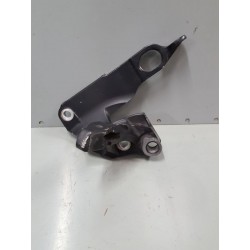 P1084989-Support repose pied avant droite Honda 1000 Africa Twin 2017-Honda 1000 et 1100 Africa Twin -okazmoto.fr