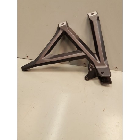 P1085002-support repose pied arrière droit Honda 1100 africa twin 2024-Honda 1000 et 1100 Africa Twin -okazmoto.fr