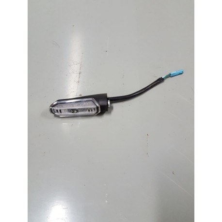 P1081692-Clignotant avant droit Honda X-ADV-Honda X-ADV-okazmoto.fr