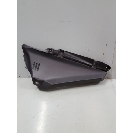 P1087317-Cache flanc gauche Honda Forza 125 2024-Honda Forza 125 / 350 2021 - 2024-okazmoto.fr