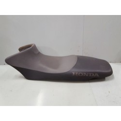 P1087629-Selle origine Honda 125 Varadero 2001 - 2006-selle-okazmoto.fr