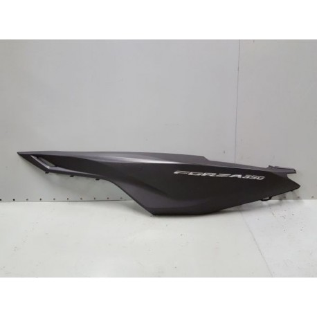 P1089102-flanc arrière gauche Honda 350 Forza 2022-Honda Forza 125 / 350 2021 - 2024-okazmoto.fr