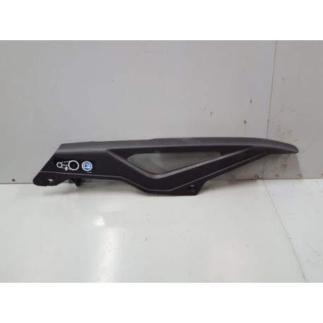 P1084774-Protection chaine Honda 750 Hornet 2023-bras oscillant train arrière-okazmoto.fr