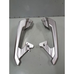 P1089203-paire poignées passager Honda X-ADV 2019-Honda X-ADV-okazmoto.fr