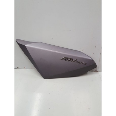 P1086101-flanc arrière gauche Honda ADV 350 2022-Honda X-ADV-okazmoto.fr