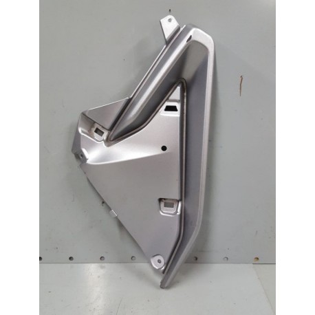 P1070196-carénage flanc gauche Honda Forza 125 2019-Honda Forza 125 / 300 2018 - 2020-okazmoto.fr