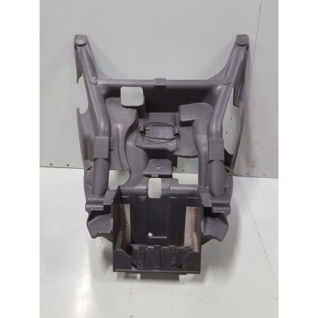 P1088511-support batterie Suzuki 650 Burgman 2009-carénage divers-okazmoto.fr