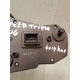 P1092477-Compteur Triumph Speed Triple 2004-entourage compteur tableau de bord-okazmoto.fr